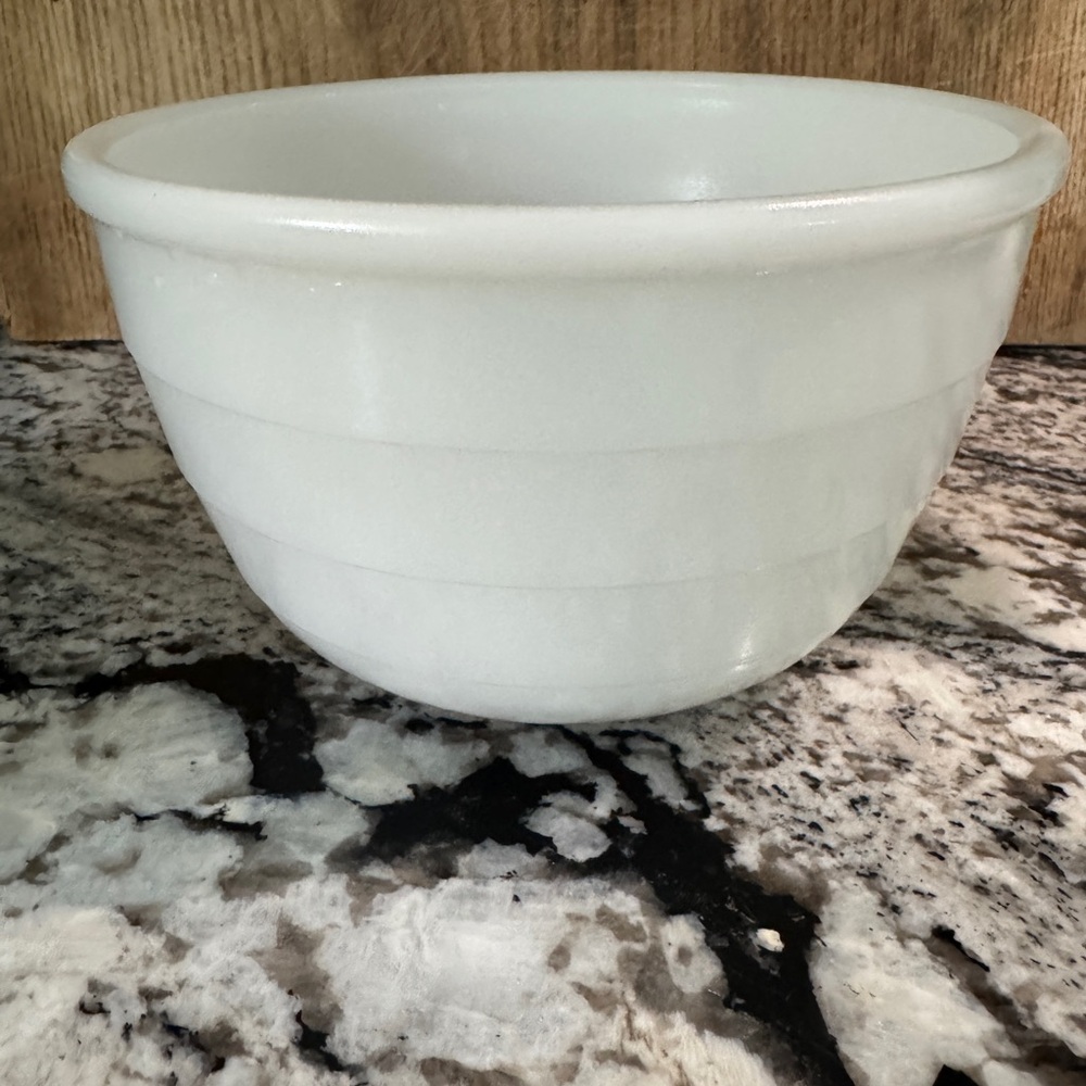 GE White Milk Glass Stand Mixing Bowl 7-1/4" X 4 1/2 " Ribbed 1.5 Qt Heavy Vtg